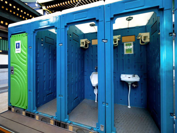 Best Portable restroom trailer rental  in Shelbina, MO